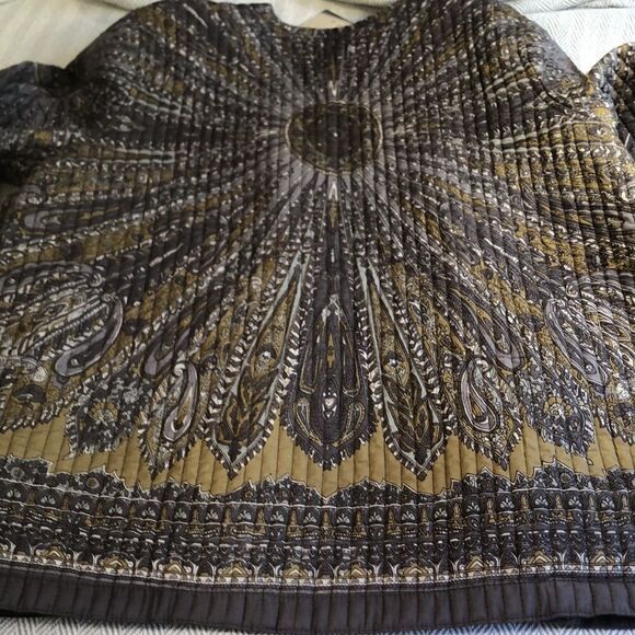 REVERSIBLE QUILTED lightweight jacket, pit to pit 24 1/2” Large Preworn - Picture 14 of 16